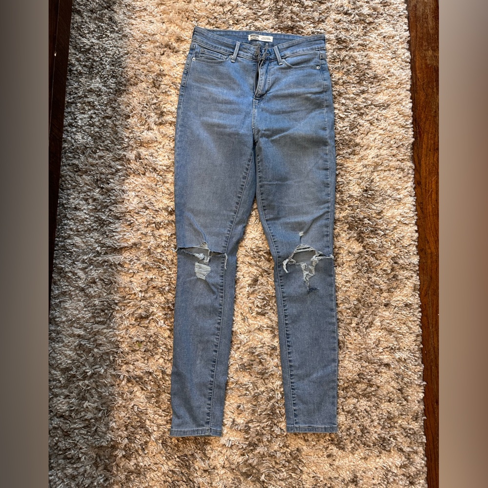 Signature Gold Levi Strauss high rise super skinny Jean, Size 27